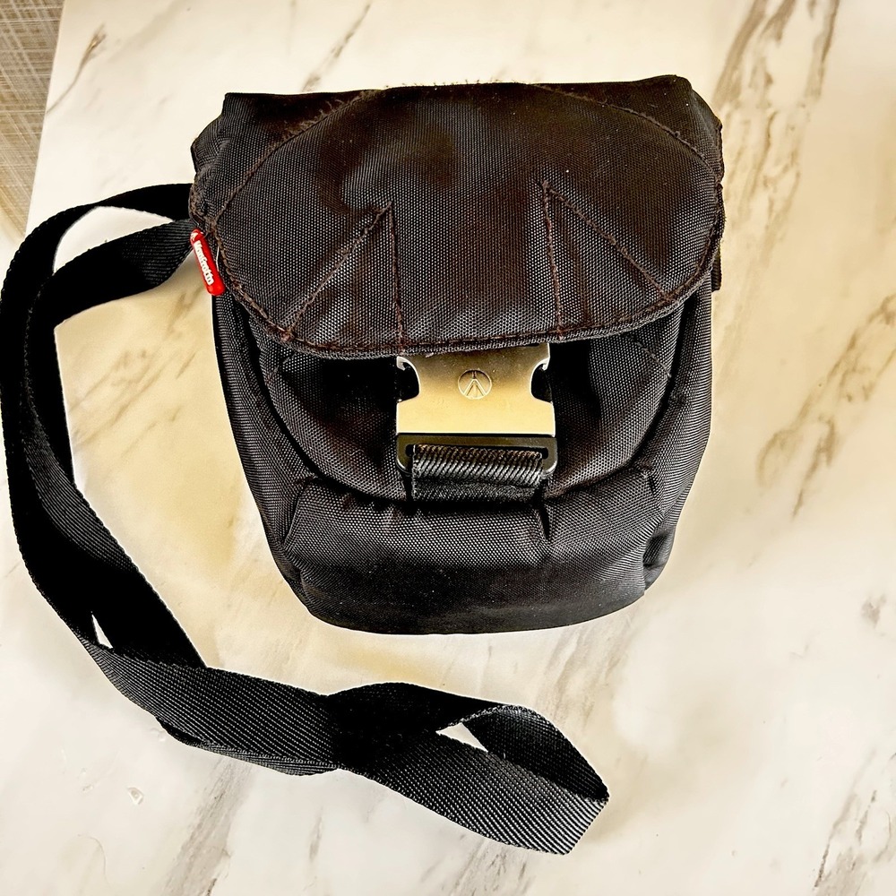 MANFROTTO Camera Bag Black Strap Zipper & Metal Clasp 7" X 7" III